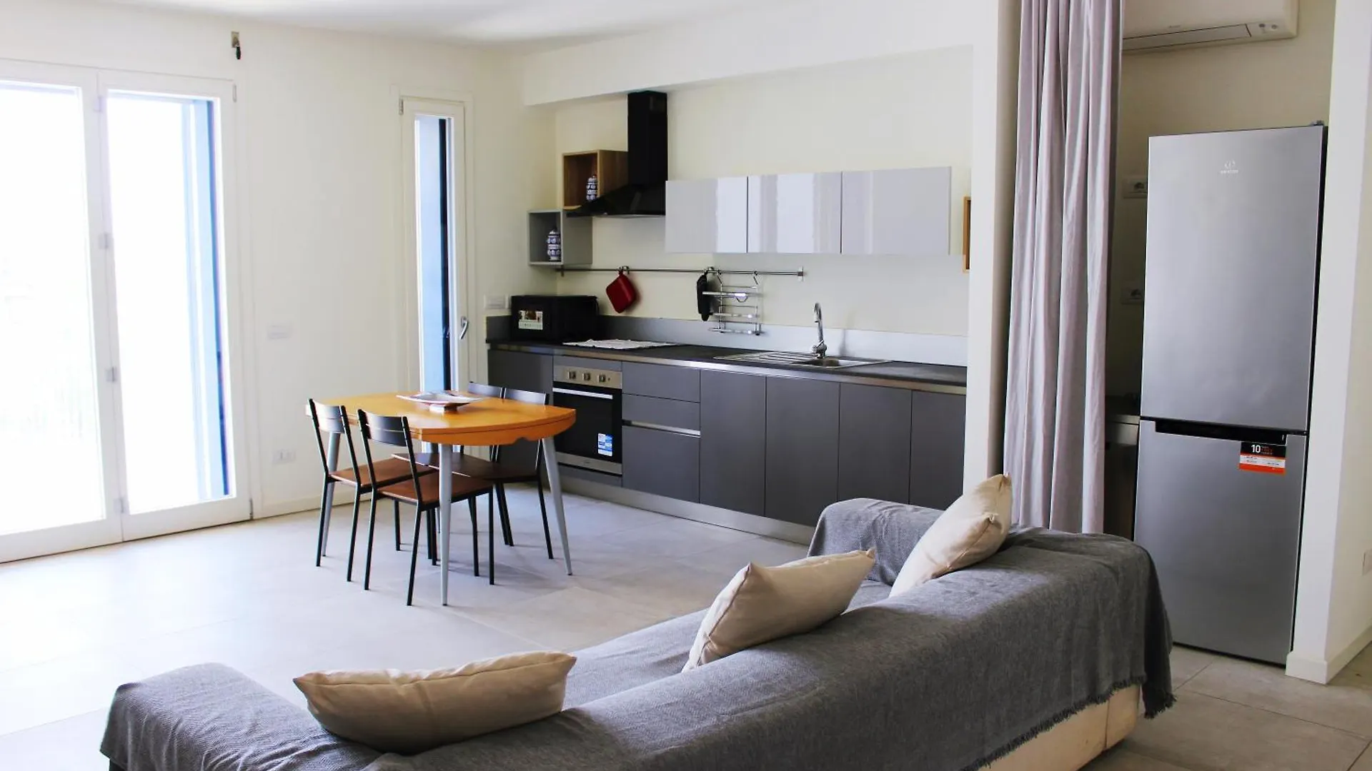 Hbhall Skyline Apartment Milan
