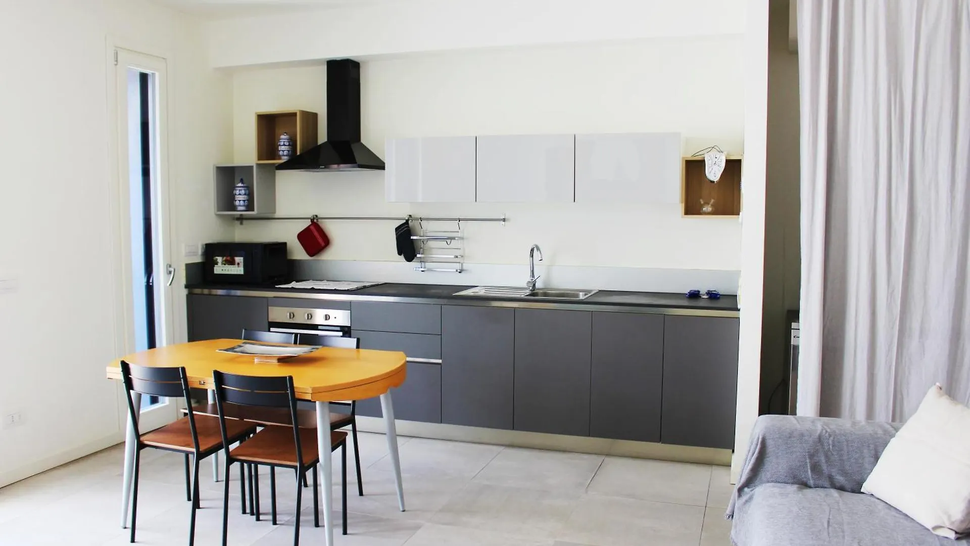 Hbhall Skyline Apartment Milan